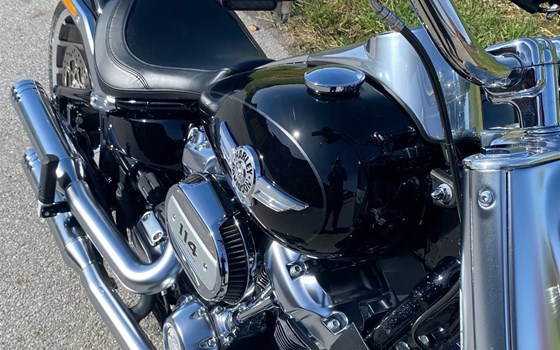 Gebrauchtmotorrad Harley-Davidson Softail Fat Boy 114 FLFBS - Bild 9 Gebrauchtmotorrad Harley-Davidson Softail Fat Boy 114 FLFBS - Bild 9