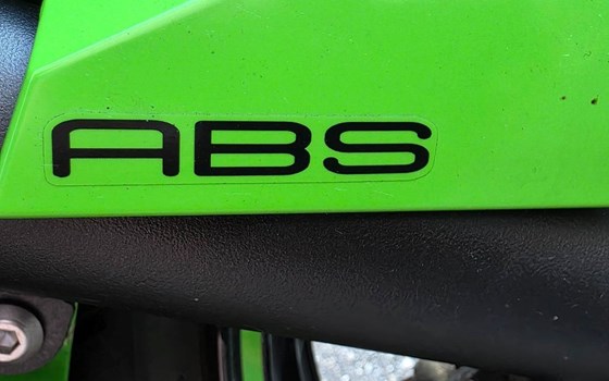 Motorrad Occasion Kawasaki Ninja 400 - Bild 7