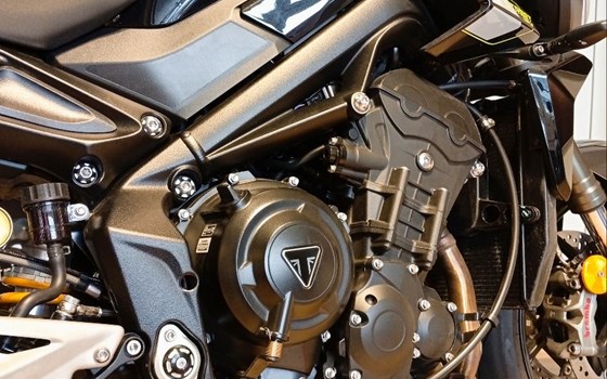 Gebrauchtmotorrad Triumph Street Triple 765 RS - Bild 3