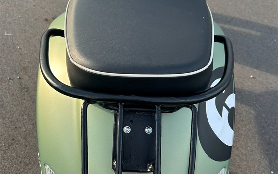 Gebrauchtmotorrad Vespa GTV 300 Special Edition Sei Giorni Euro4 - Bild 2 Gebrauchtmotorrad Vespa GTV 300 Special Edition Sei Giorni Euro4 - Bild 2
