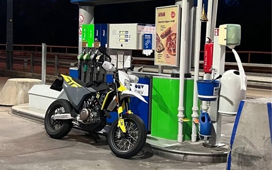 Gebrauchtmotorrad Husqvarna 701 Supermoto - Bild 1 Gebrauchtmotorrad Husqvarna 701 Supermoto - Bild 1