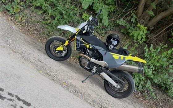 Gebrauchtmotorrad Husqvarna 701 Supermoto - Bild 2 Gebrauchtmotorrad Husqvarna 701 Supermoto - Bild 2