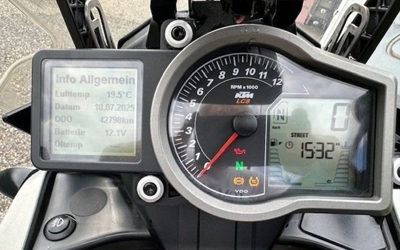 Gebrauchtmotorrad KTM 1050 Adventure - Bild 6 Gebrauchtmotorrad KTM 1050 Adventure - Bild 6