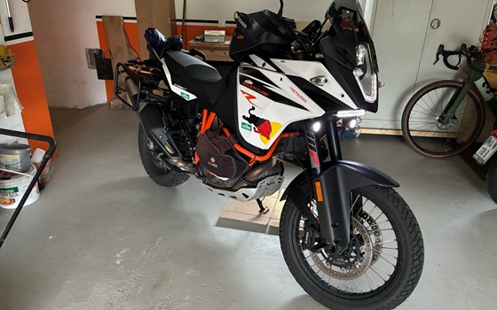 Gebrauchtmotorrad KTM 1090 Adventure R - Bild 2 Gebrauchtmotorrad KTM 1090 Adventure R - Bild 2