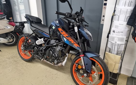 Gebrauchtmotorrad KTM 125 Duke - Bild 2 Gebrauchtmotorrad KTM 125 Duke - Bild 2