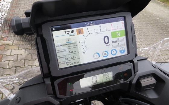 Gebrauchtmotorrad Honda NT1100 DCT Electronic Suspension - Bild 2