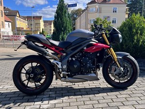 Triumph Speed Triple R
