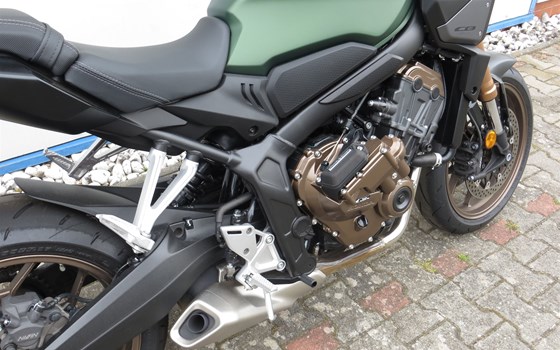 Gebrauchtmotorrad Honda CB650R E-Clutch - Bild 3