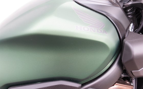 Gebrauchtmotorrad Honda CB650R E-Clutch - Bild 4