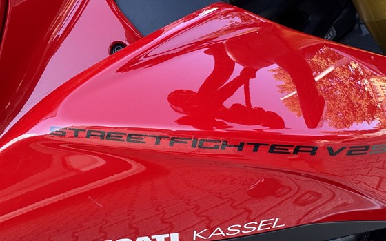 Gebrauchtmotorrad Ducati Streetfighter V2 S - Bild 10