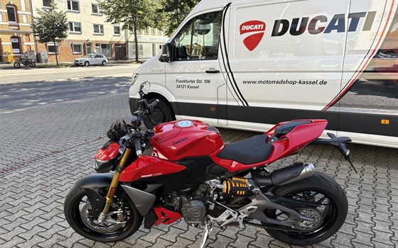 Gebrauchtmotorrad Ducati Streetfighter V2 S - Bild 8