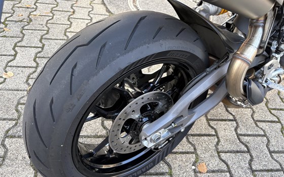 Gebrauchtmotorrad Ducati Streetfighter V2 S - Bild 9