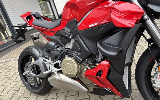 Gebrauchtmotorrad Ducati Streetfighter V4 - Bild 11