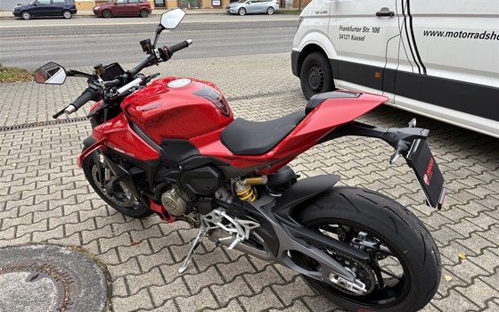 Gebrauchtmotorrad Ducati Streetfighter V4 - Bild 2