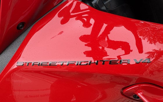 Gebrauchtmotorrad Ducati Streetfighter V4 - Bild 9