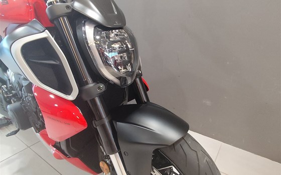 Gebrauchtmotorrad Ducati Diavel V4 - Bild 4 Gebrauchtmotorrad Ducati Diavel V4 - Bild 4