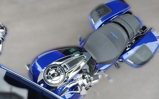 Gebrauchtmotorrad Harley-Davidson CVO Street Glide FLHXSE - Bild 10