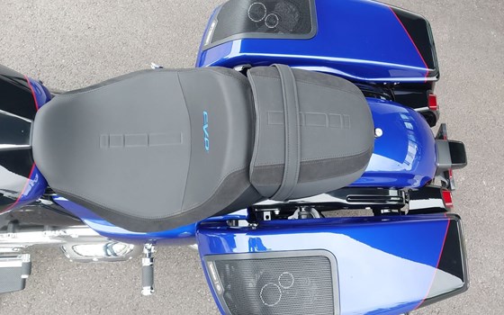 Gebrauchtmotorrad Harley-Davidson CVO Street Glide FLHXSE - Bild 12