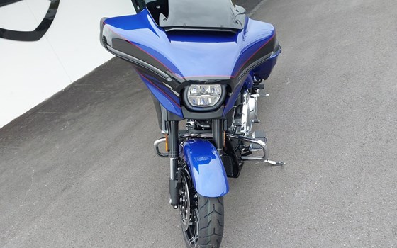 Gebrauchtmotorrad Harley-Davidson CVO Street Glide FLHXSE - Bild 16 Gebrauchtmotorrad Harley-Davidson CVO Street Glide FLHXSE - Bild 16