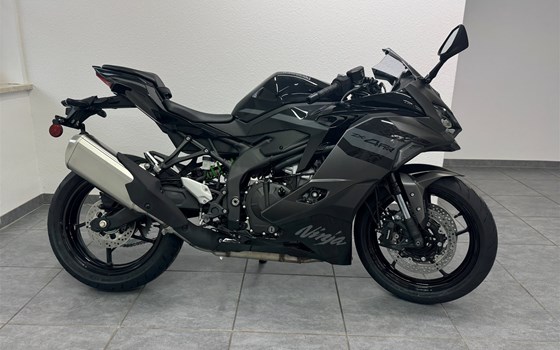 Neufahrzeug Kawasaki Ninja ZX-4RR - Bild 2
