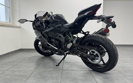 Neufahrzeug Kawasaki Ninja ZX-4RR - Bild 4