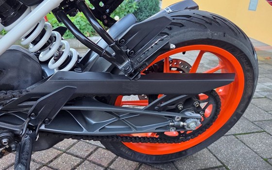 Gebrauchtmotorrad KTM 125 Duke - Bild 11 Gebrauchtmotorrad KTM 125 Duke - Bild 11