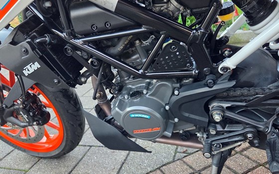 Gebrauchtmotorrad KTM 125 Duke - Bild 12 Gebrauchtmotorrad KTM 125 Duke - Bild 12