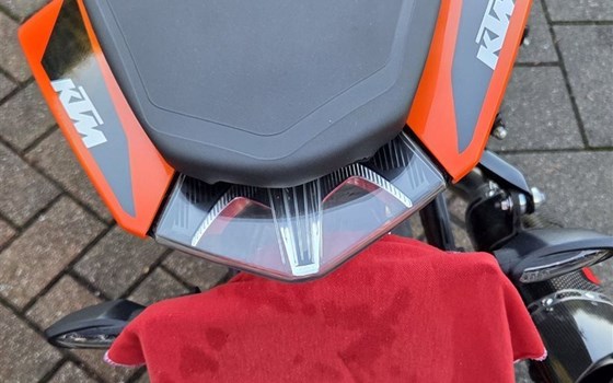 Gebrauchtmotorrad KTM 125 Duke - Bild 17 Gebrauchtmotorrad KTM 125 Duke - Bild 17