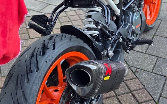 Gebrauchtmotorrad KTM 125 Duke - Bild 24 Gebrauchtmotorrad KTM 125 Duke - Bild 24