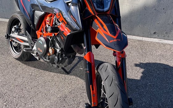 Motorrad Occasion KTM 690 SMC R - Bild 10