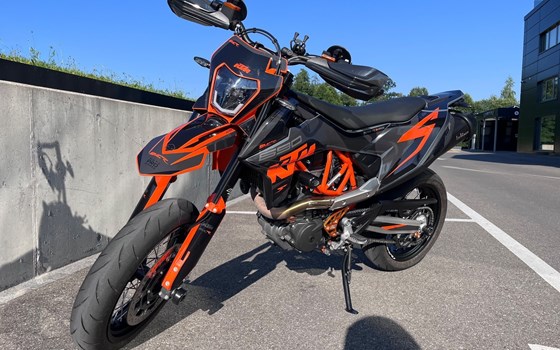 Motorrad Occasion KTM 690 SMC R - Bild 2
