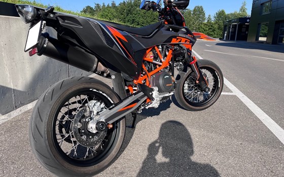 Motorrad Occasion KTM 690 SMC R - Bild 6