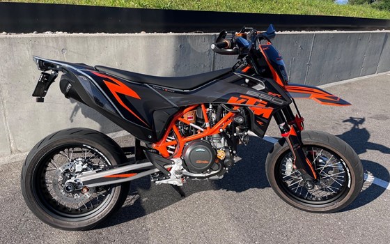 Motorrad Occasion KTM 690 SMC R - Bild 8