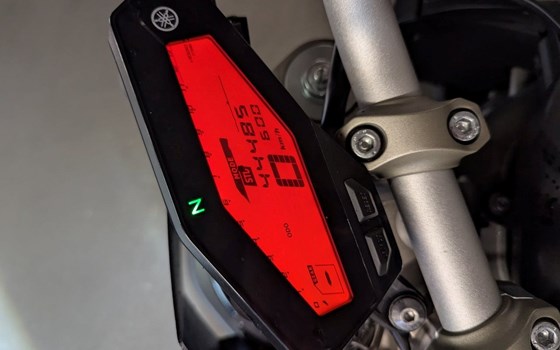 Gebrauchtmotorrad Yamaha MT-09 - Bild 4 Gebrauchtmotorrad Yamaha MT-09 - Bild 4