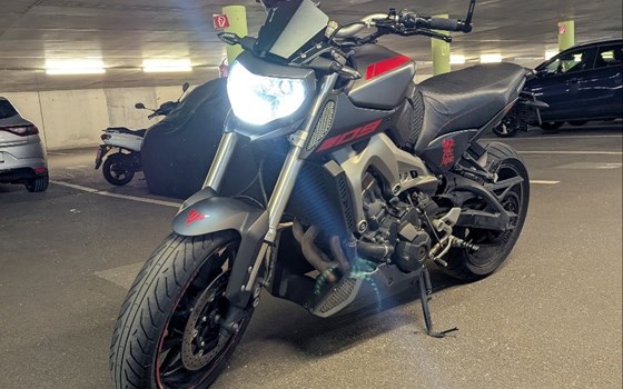 Gebrauchtmotorrad Yamaha MT-09 - Bild 1 Gebrauchtmotorrad Yamaha MT-09 - Bild 1