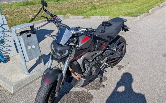Gebrauchtmotorrad Yamaha MT-09 - Bild 3 Gebrauchtmotorrad Yamaha MT-09 - Bild 3