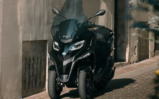 Neufahrzeug Piaggio MP3 400 Sport - Bild 1