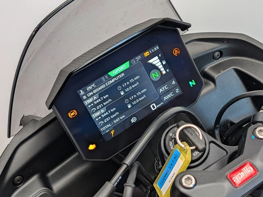 Angebot Aprilia Tuono V4 1100 Factory Bild 6: Angebot Aprilia Tuono V4 1100 Factory