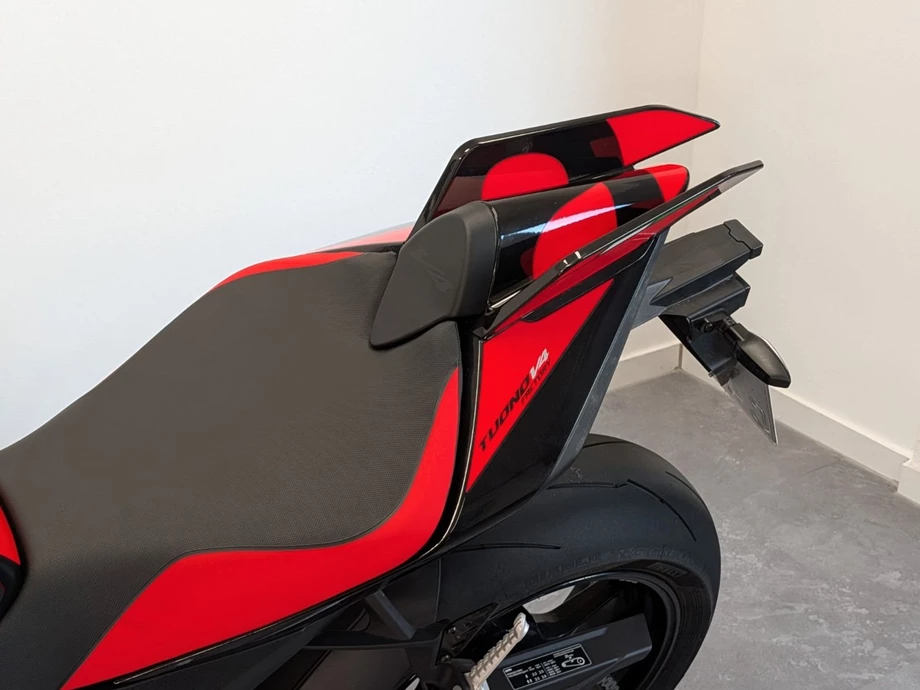 Angebot Aprilia Tuono V4 1100 Factory Bild 8: Angebot Aprilia Tuono V4 1100 Factory