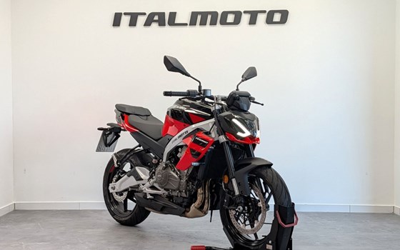 Gebrauchtmotorrad Aprilia Tuono 457 - Bild 1