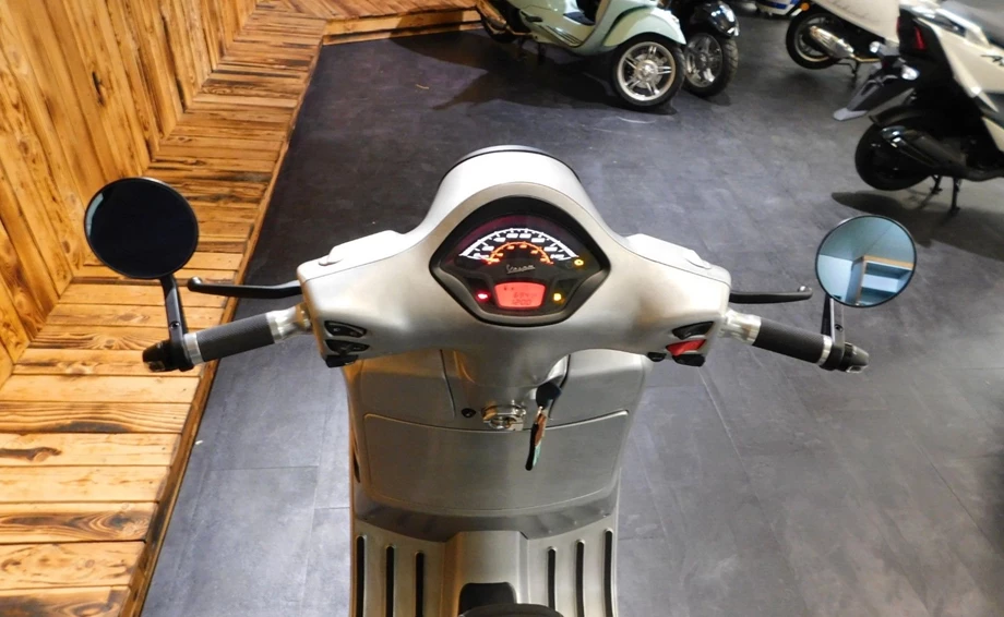 Angebot Vespa GTS 300 Bild 11: Angebot Vespa GTS 300