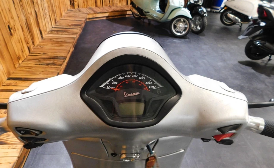 Angebot Vespa GTS 300 Bild 12: Angebot Vespa GTS 300