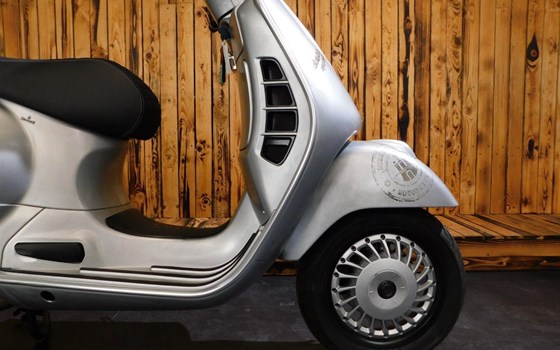 Gebrauchtmotorrad Vespa GTS 300 - Bild 14