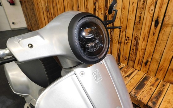 Gebrauchtmotorrad Vespa GTS 300 - Bild 5