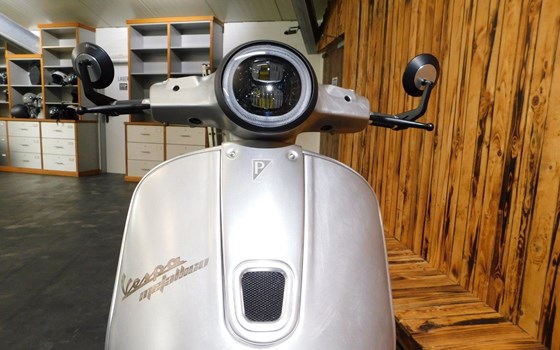 Gebrauchtmotorrad Vespa GTS 300 - Bild 6