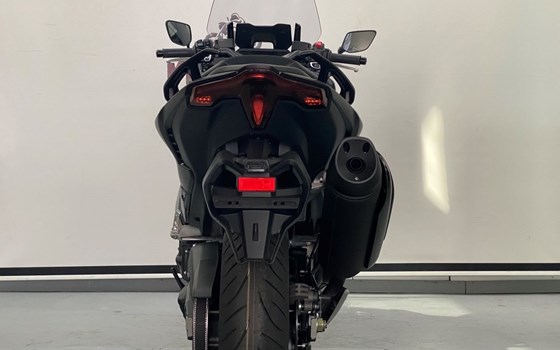 Gebrauchtmotorrad Yamaha TMAX Tech MAX - Bild 8