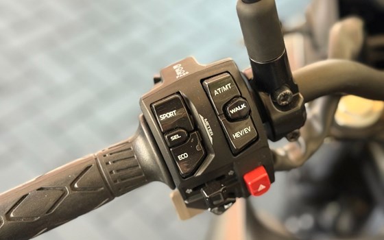 Gebrauchtmotorrad Kawasaki Z7 Hybrid - Bild 8