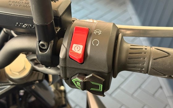 Gebrauchtmotorrad Kawasaki Z7 Hybrid - Bild 9