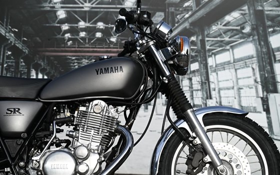 Gebrauchtmotorrad Yamaha SR 400 - Bild 2