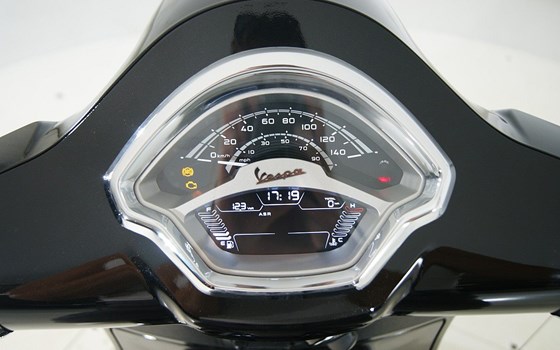 Neufahrzeug Vespa GTS 125 - Bild 8 Neufahrzeug Vespa GTS 125 - Bild 8
